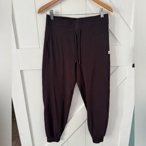 Vuori High Rise Jogger in Dark Cherry Brown